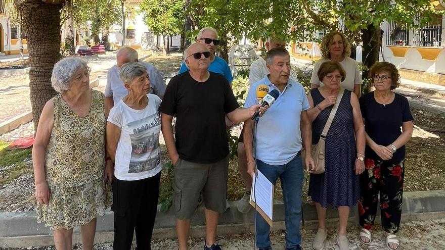 Los vecinos de una calle de Palma del Río denuncian obras in