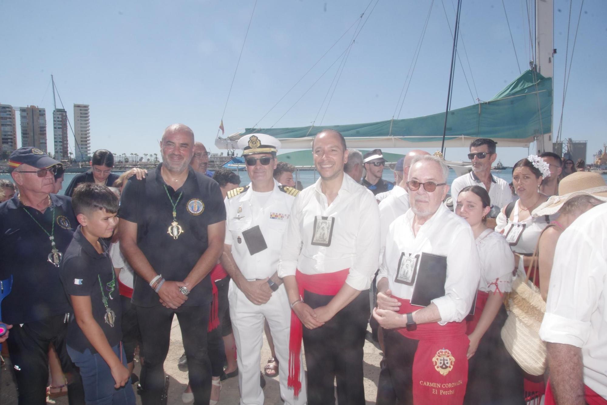Encuentro en el Puerto de las vírgenes del Carmen de El Perchel y la de los submarinistas