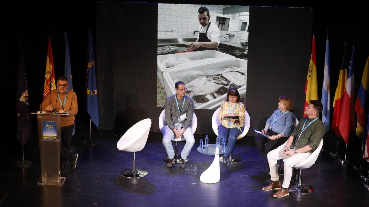 El "semillero" de la asturianía en el exterior: todo lo que hacen los centros asturianos "por mantener viva la cultura que tanto queremos"