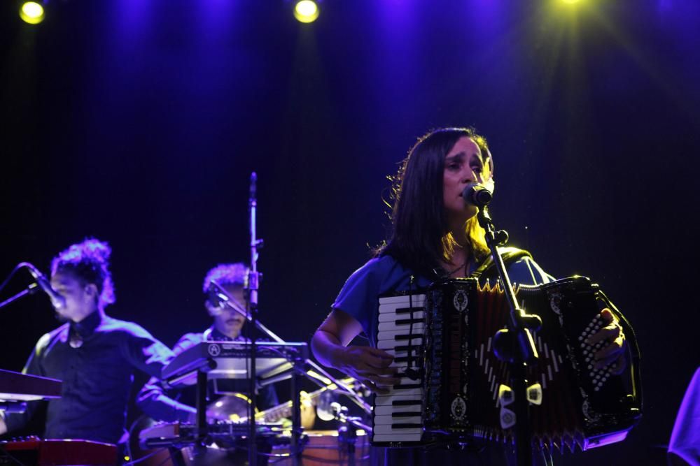 Concierto de Julieta Venegas en la Sala Albéniz.