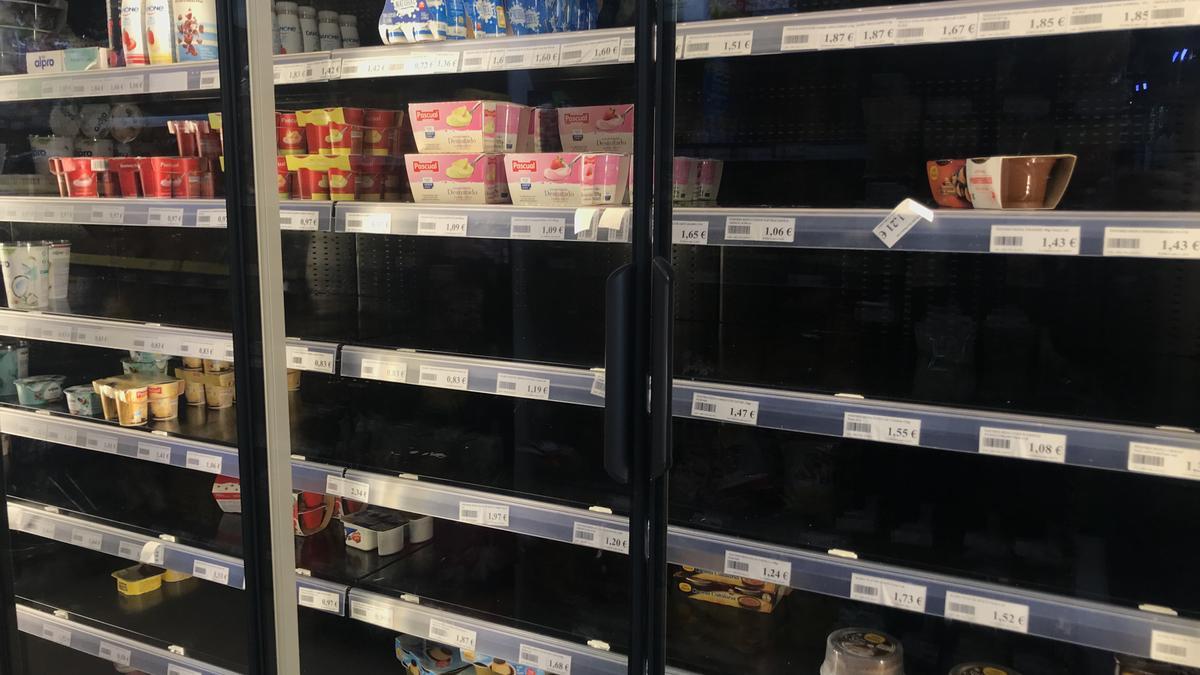 Desabastecimiento de productos en supermercados de Cáceres.
