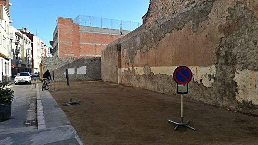 L&#039;espai del carrer Caserna, un cop enderrocats els immobles.