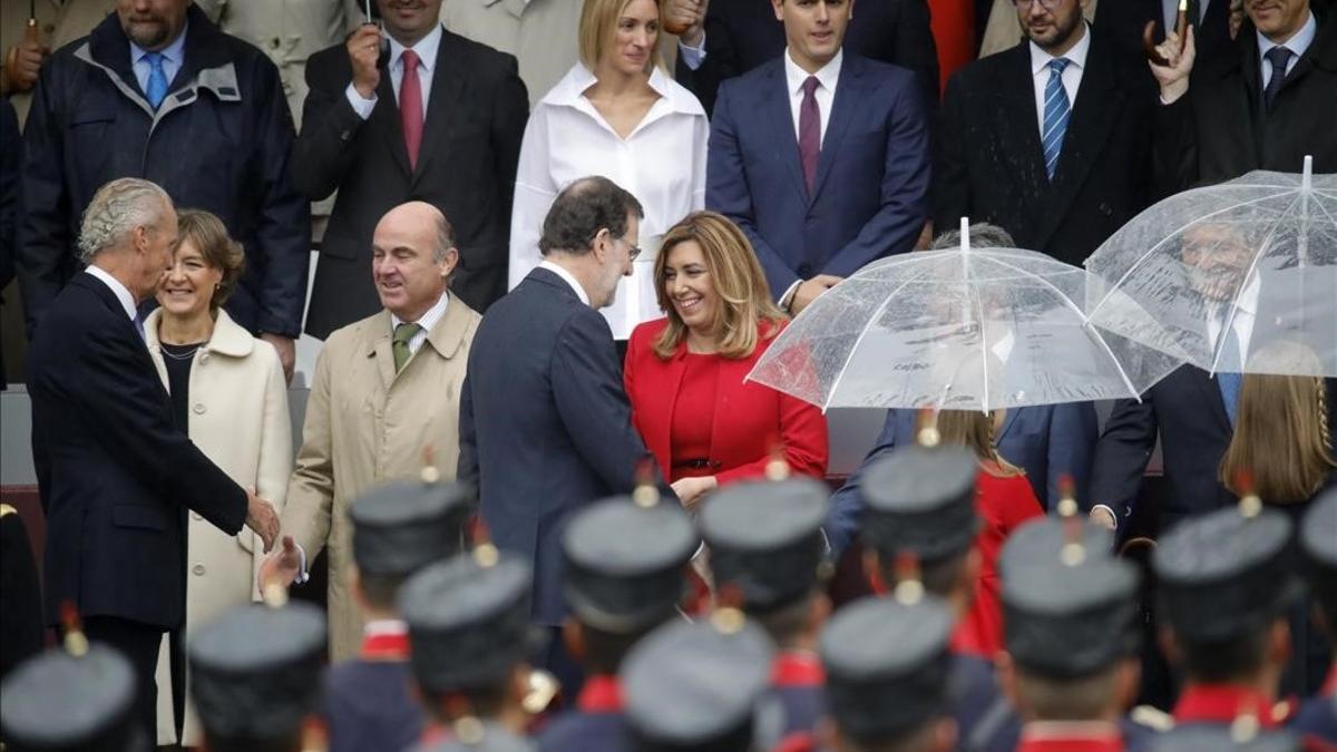 Mariano Rajoy y Susana Díaz, en el desfile militar del 12-O.