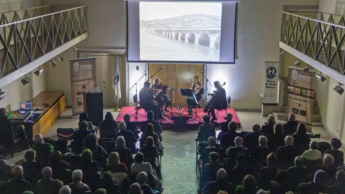 Plano del pase de 'Un viaje por Galicia', en el Museo do Pobo.