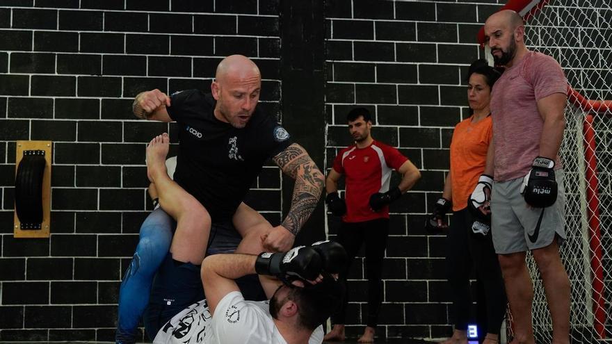 Tras la estela de Topuria, las artes marciales mixtas en A Coruña