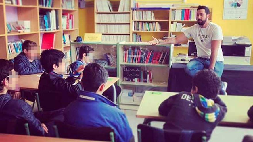 Imagen de la charla de Valtonyc a los alumnos de primero de ESO divulgada por el propio instituto de Santa Margalida.