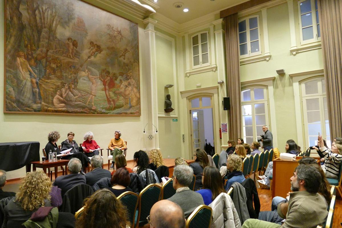 La taula rodona es va fer divendre passat al Cercle Sport Figuerenc, coincidint amb l'entrega de premis Maria Rosa Ymbert.