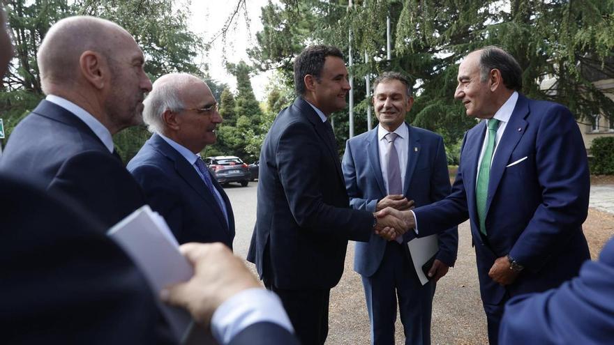 El principal ejecutivo de la eléctrica ensalza Asturias tras recibir la Medalla de Oro: "Estamos muy bien aquí"
