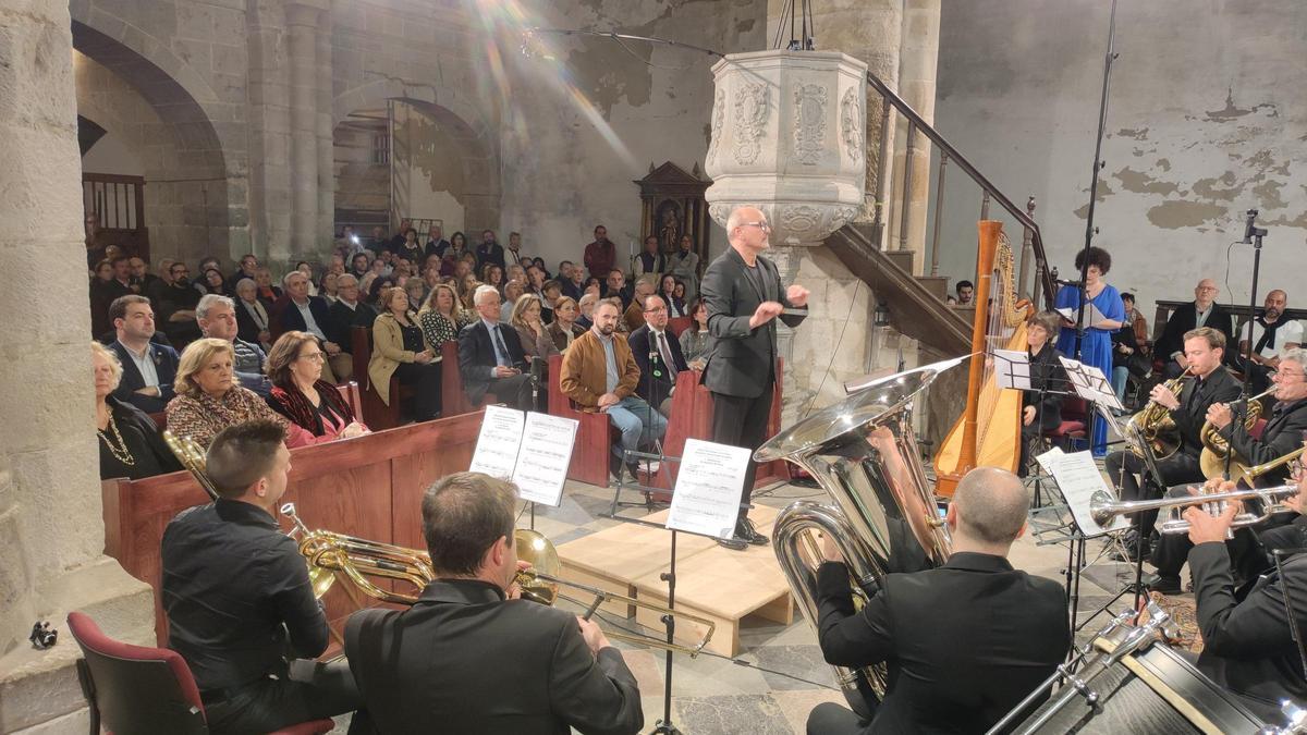 Un momento del estreno de la cantata.