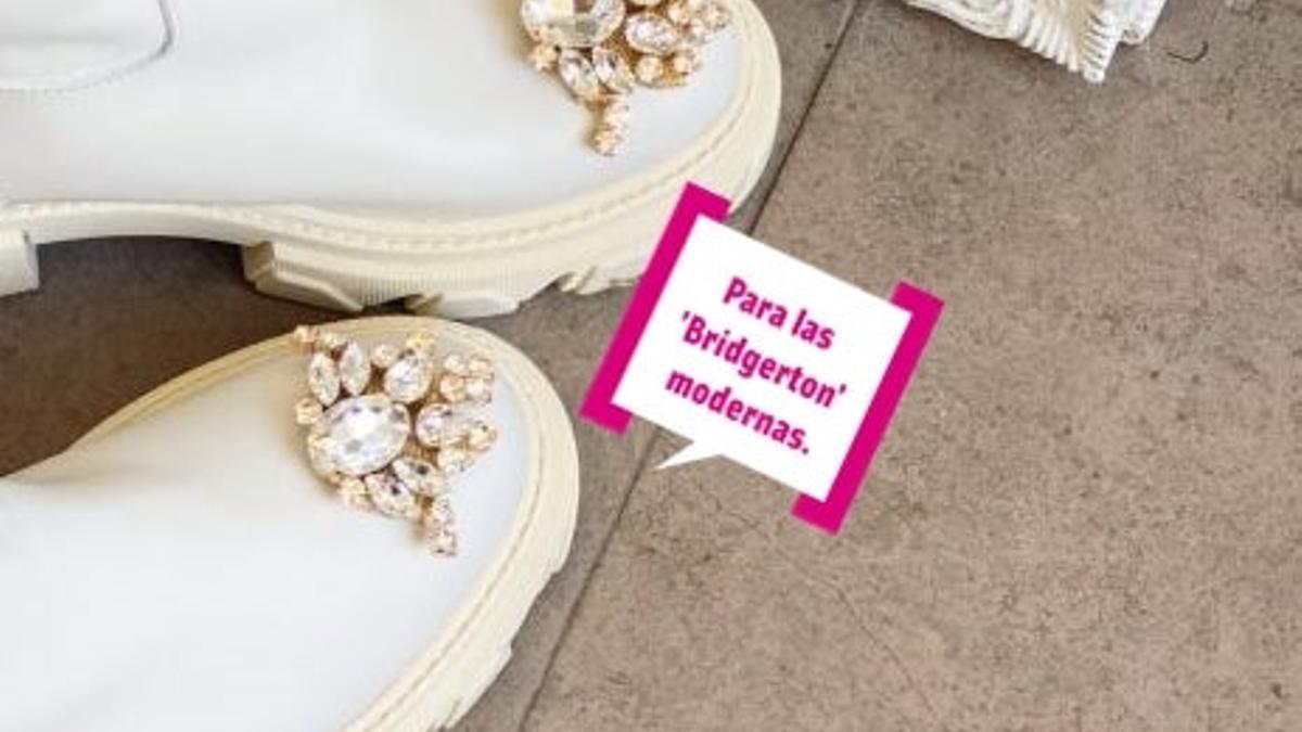 Estas botas blancas son una joya: 'idealas' para los días de lluvia y... ¡Si tienes una boda! 