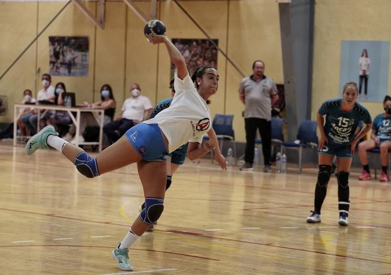 Salud-Rocasa | 15/08/2020.Partido de balonmano de la Copa Gobierno de Canarias.  | 15/08/2020 | Fotógrafo: María Pisaca Gámez