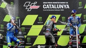 Quartararo, Mir y Rins celebran el podio del GP de Catalunya de MotoGP 