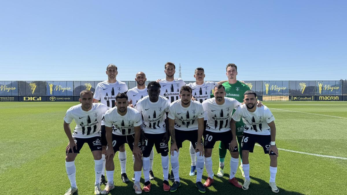 Once inicial del Orihuela, en el partido del pasado sábado en el campo del Cádiz Mirandilla