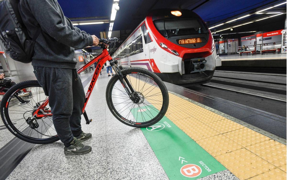 Los nuevos vagones incorporarán zonas reservadas para carritos de bebé, bicicletas y sillas de ruedas