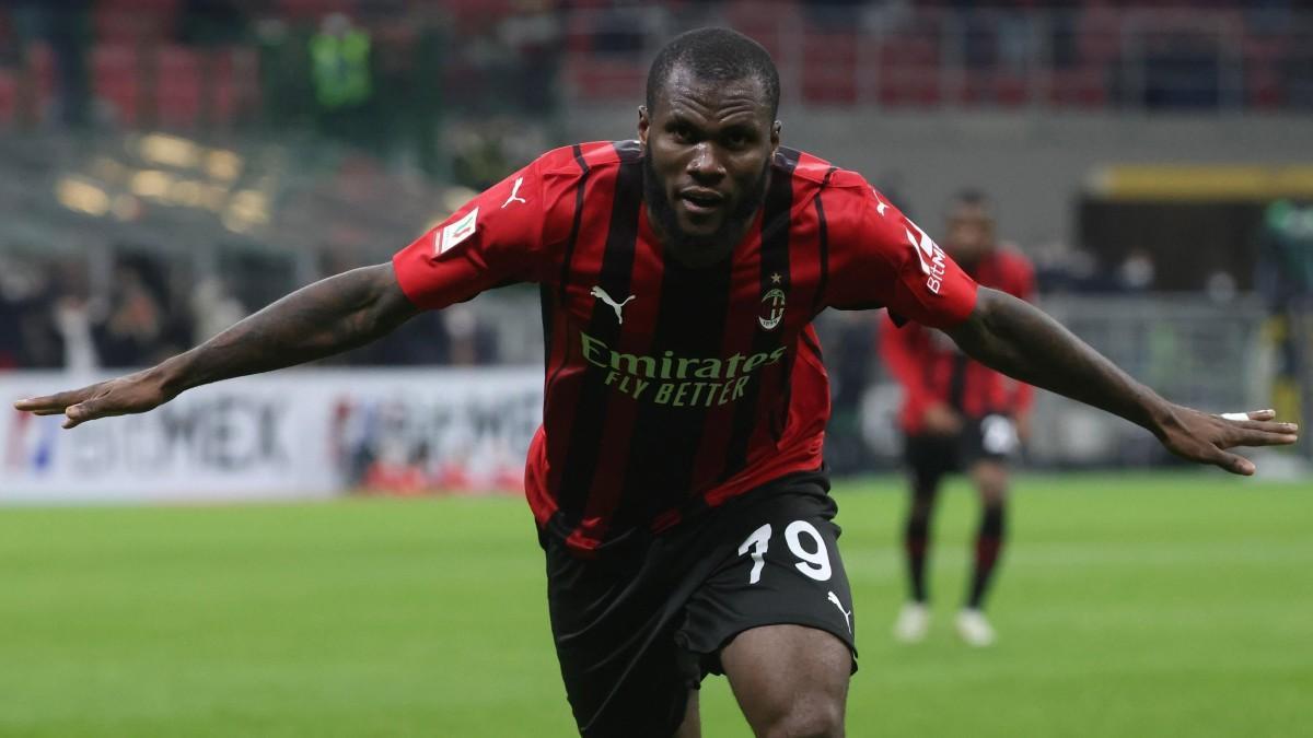 Franck Kessié celebra un gol anotado contra la Lazio