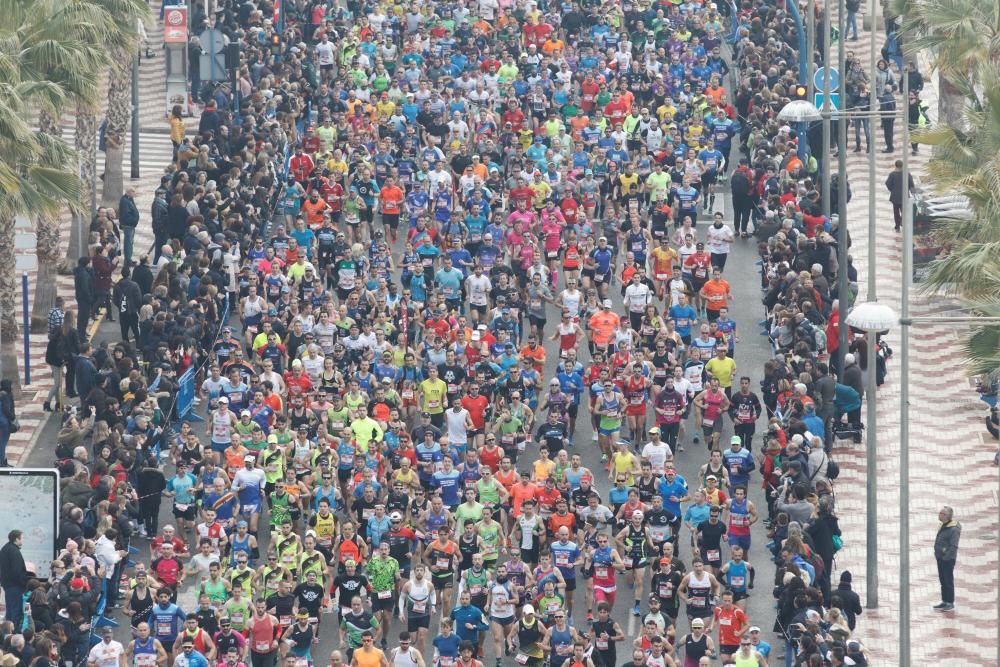 Las mejores imágenes de la 30 edición de la Media Maratón de Santa Pola