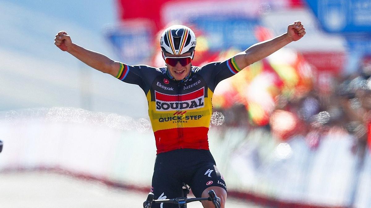 Remco Evenepoel celebra su victoria