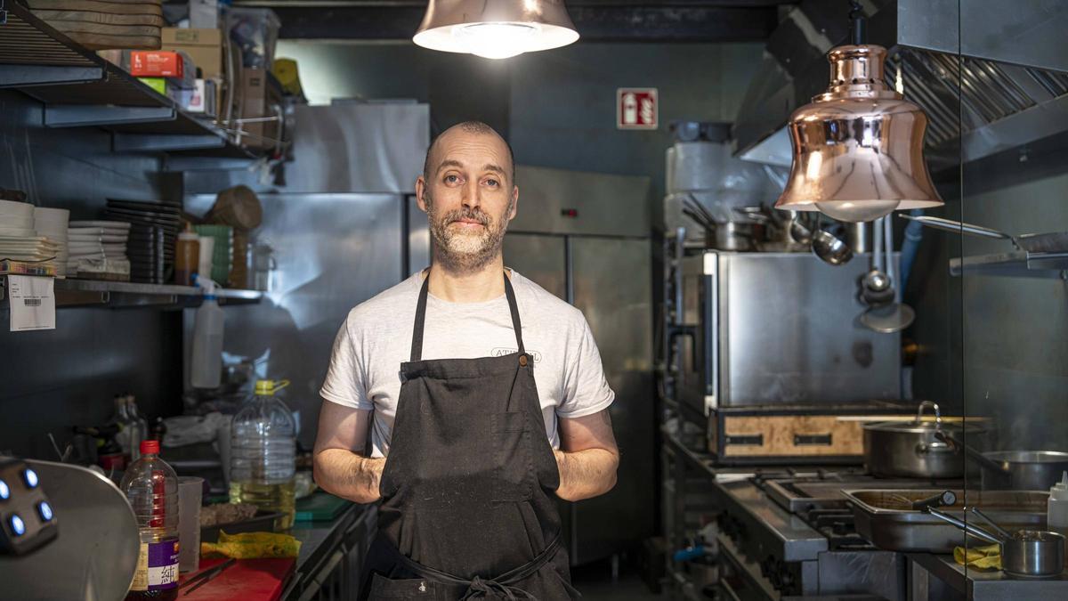 El cocinero Matteo Bertozzi, en el restaurante Atipical.