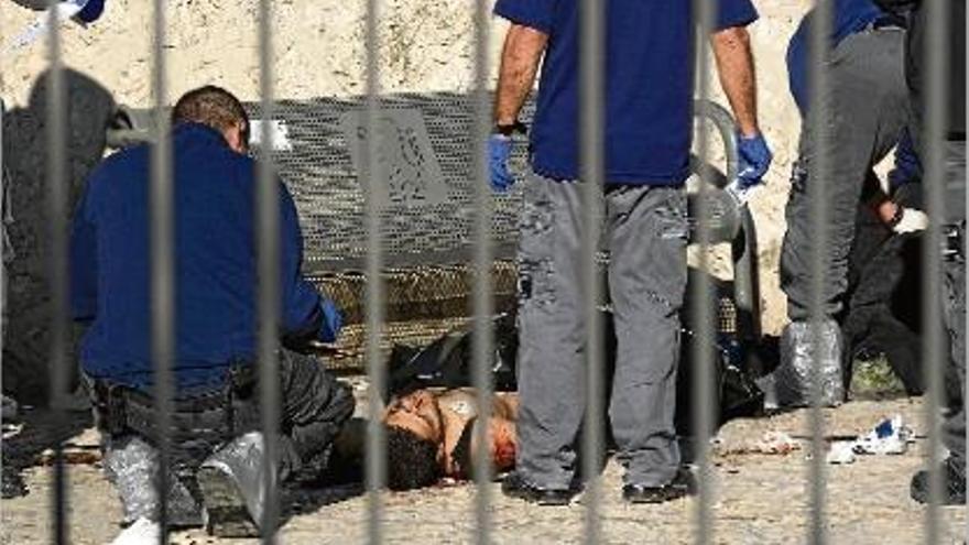 Mor un policia israelià en un atac palestí a Jerusalem