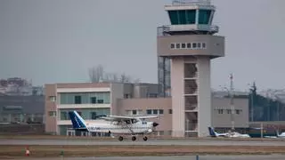 Una salida de pista de una avioneta obliga a detener temporalmente la actividad en el aeropuerto de Sabadell