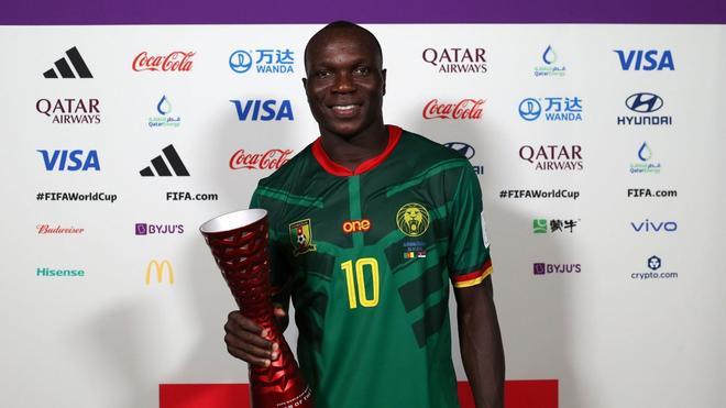 Vincent Aboubakar, salió desde el banquillo y revolucionó el encuentro con un tanto y una asistencia en el Camerún 3-3 Serbia