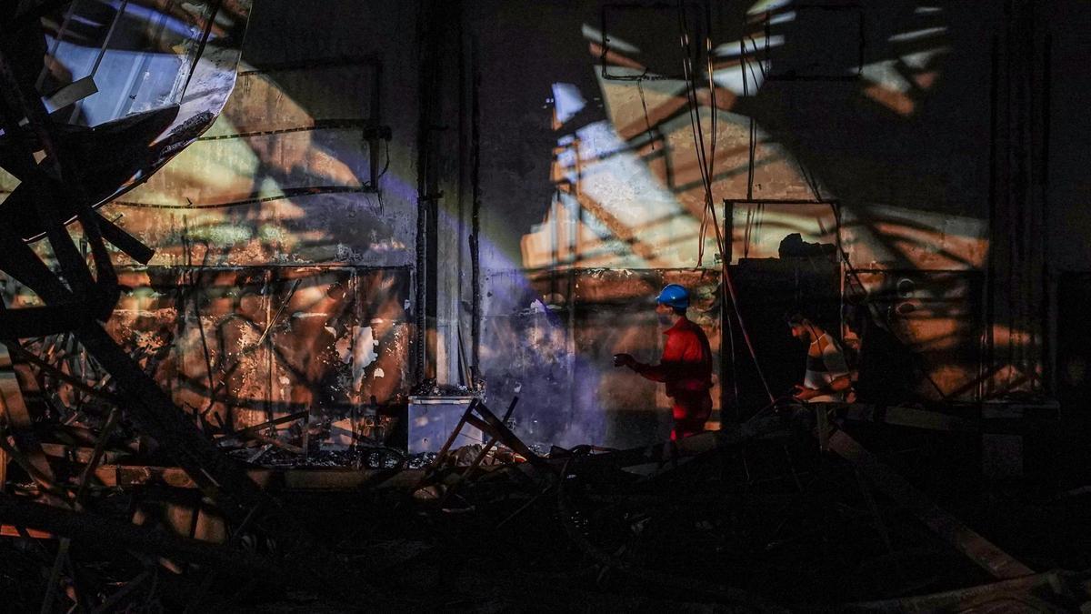 Els efectes de l'incendi en unes noces a l'Iraq, en imatges
