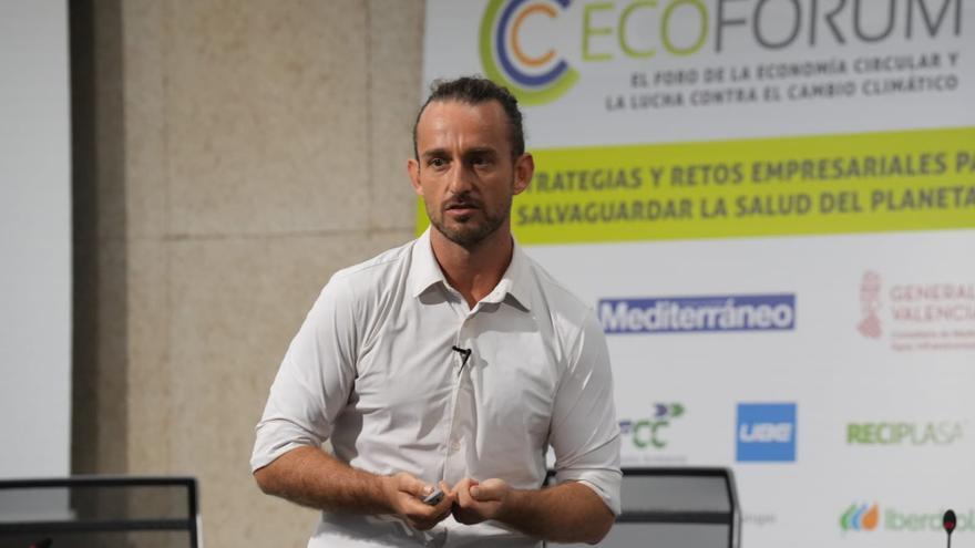 Álex Dakov: &quot;Cada vez que usamos la tarjeta de crédito estamos votando&quot;