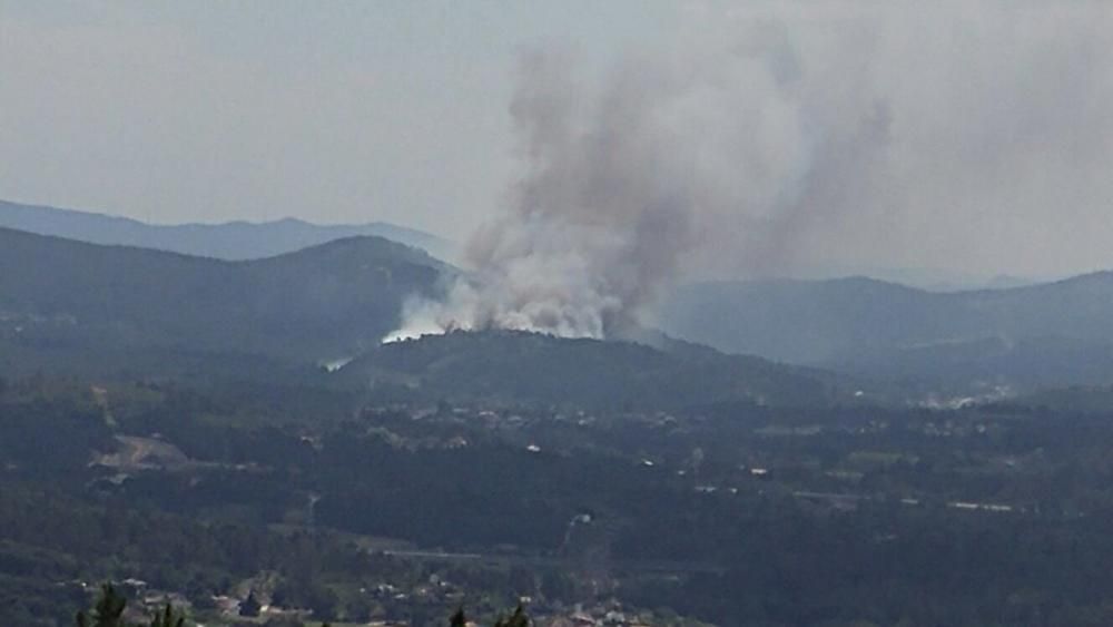 Un nuevo incendio forestal en Soutomaior golpea a la provincia de Pontevedra