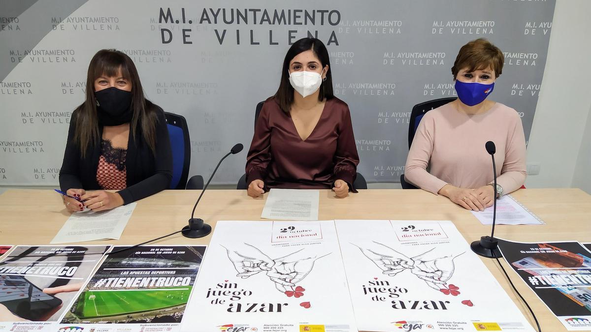 La presentación de las actividades contra el juego a cargo de la concejala Alba Laserna.