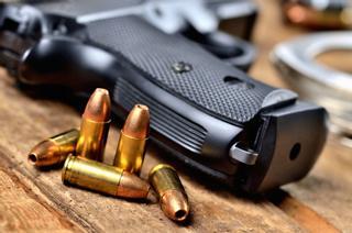 Un niño de ocho años mata a una bebé e hiere a otra con una pistola de su padre en Florida
