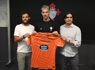Radu, en su presentación como portero del Celta: «Tenemos que soñar a lo grande»