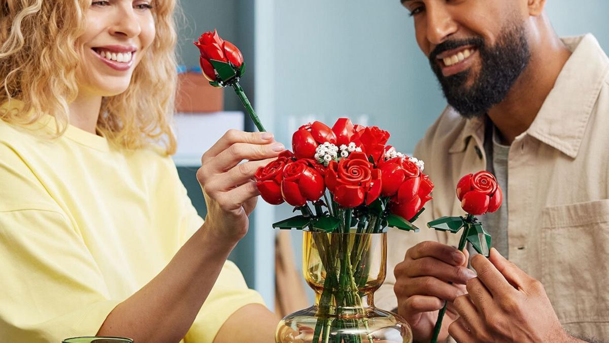 Las flores eternas de LEGO son un regalo ideal para San Valentín