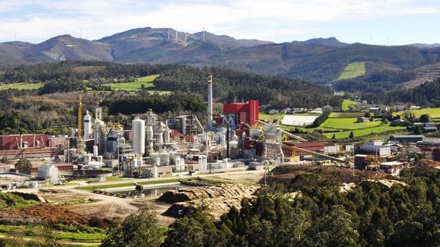Planta de Ence en Navia. |