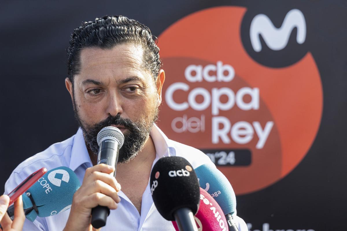 El secretario general de deporte de la Junta de Andalucía, José María Arrabal, atiende a los medios de comunicación tras la presentación de la Copa del Rey de baloncesto 2024.