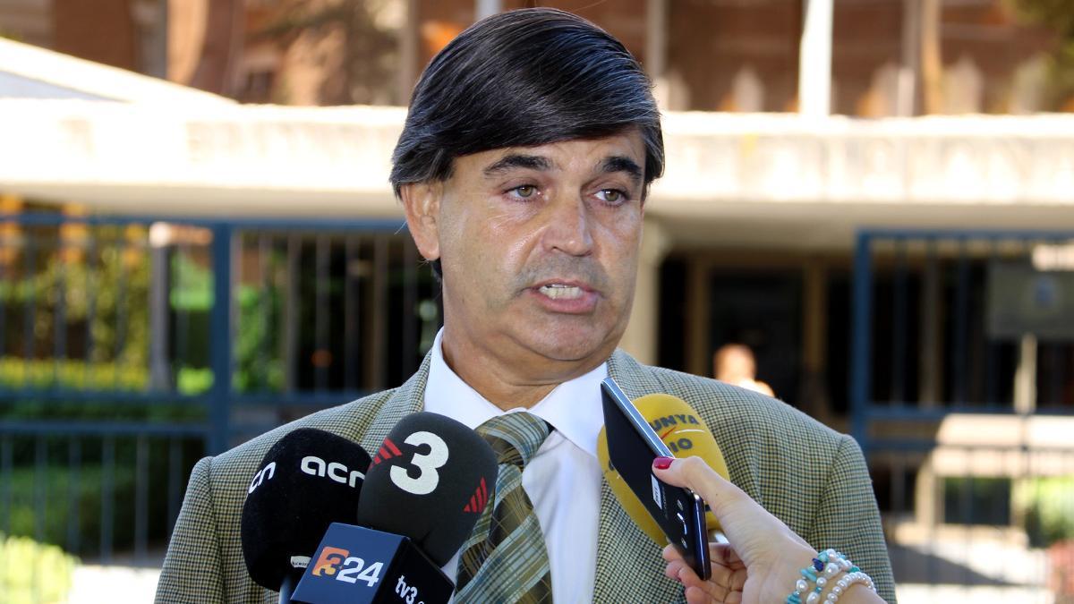 Agustí Carles, abogado.