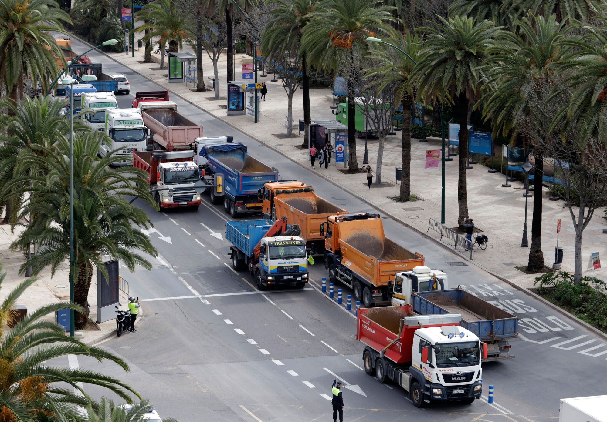 Protesta de los camioneros por el Centro de Málaga