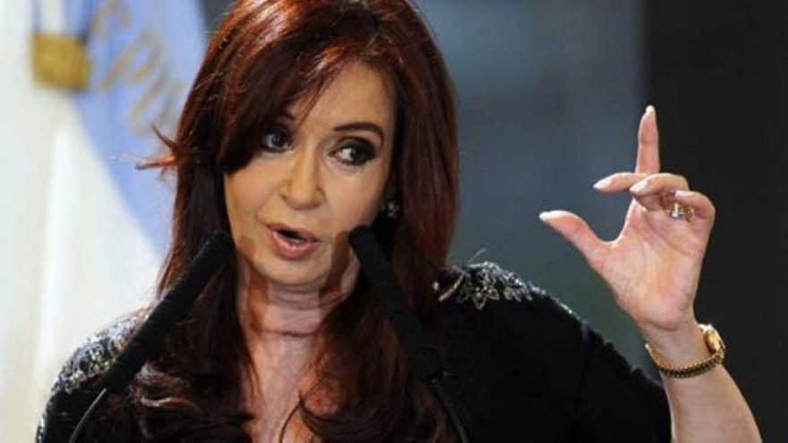 Kirchner reaparece con cicatriz a la vista