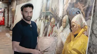 El artista Kike Meana pinta el 'Guernica' de la dana