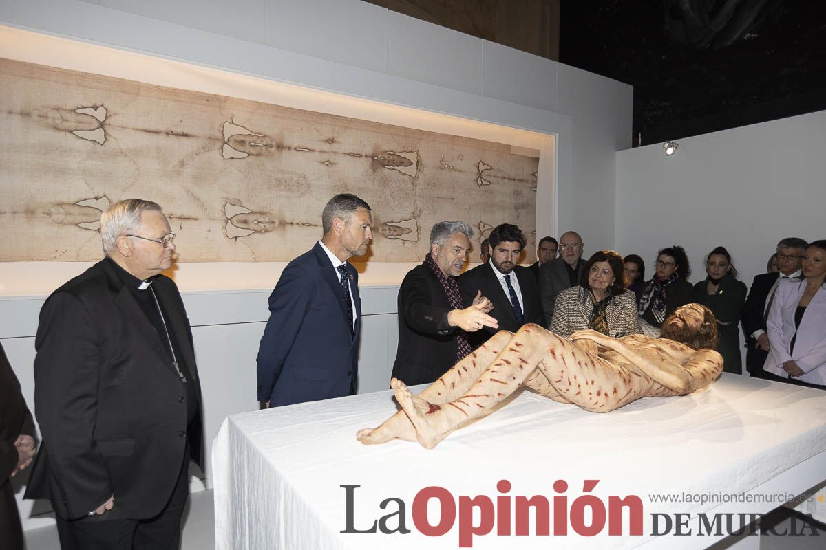 Así ha sido la inauguración de la exposición The Mystery Man en Caravaca. Descubre como es la muestra que atrae a miles de personas