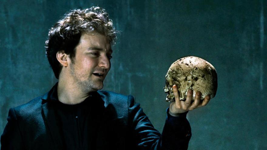 L&#039;actor Pol López a «Hamlet» al Teatre Lliure