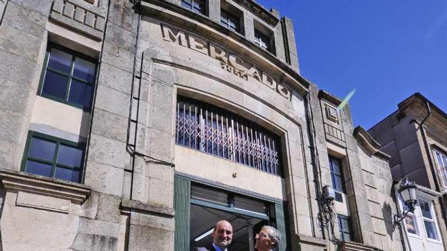 Francisco Conde, el segundo por la izquierda, en Celanova. // J. Regal