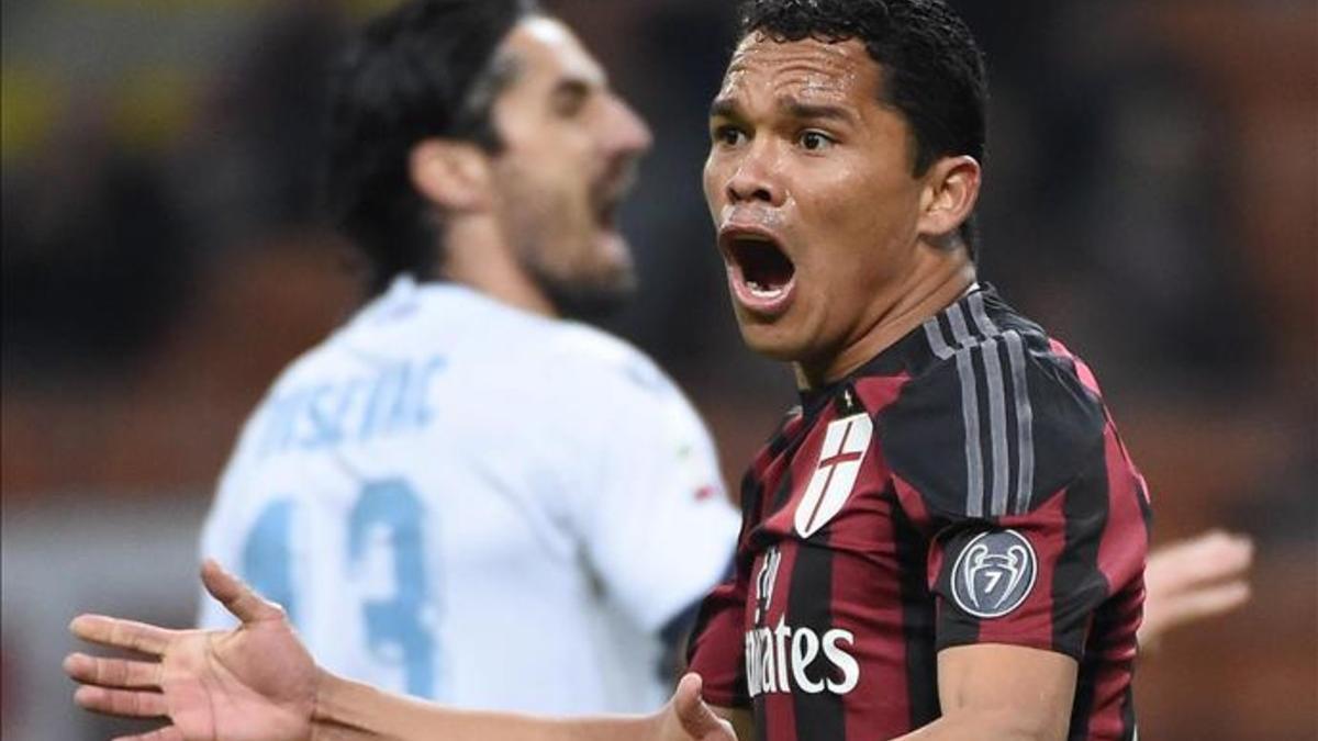 A Carlos Bacca le han visitado los cacos en Milan