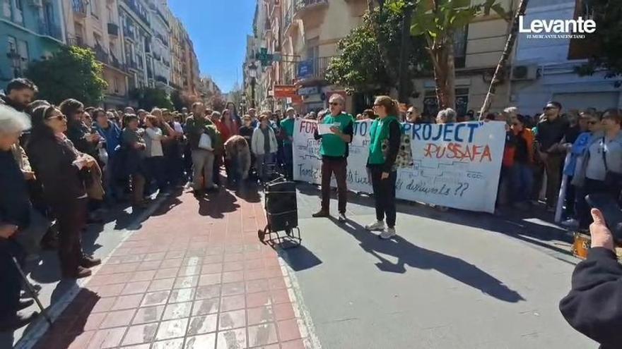 Protestas ante la colmena turística de Russafa