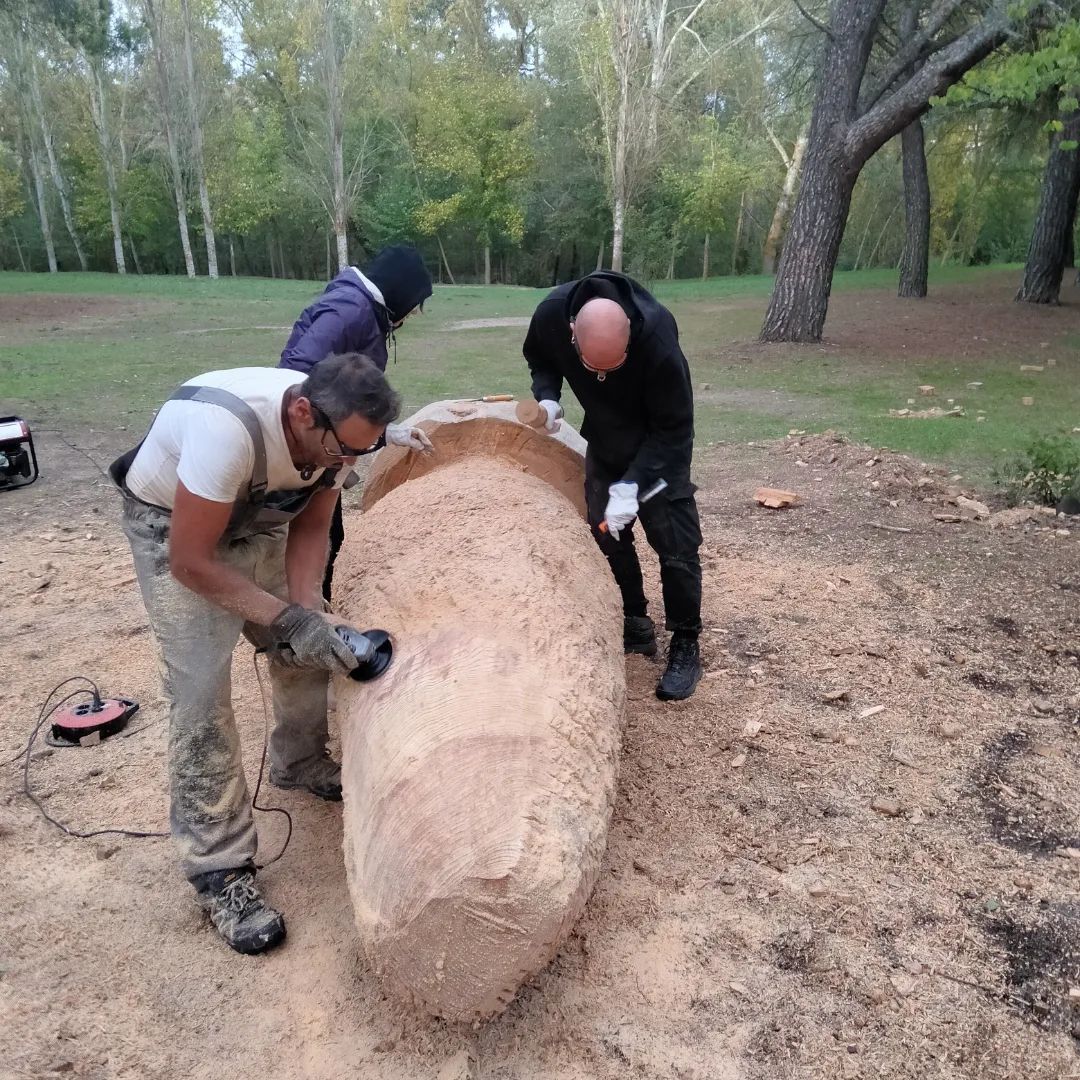 Valorio escultura abejas7.jpg