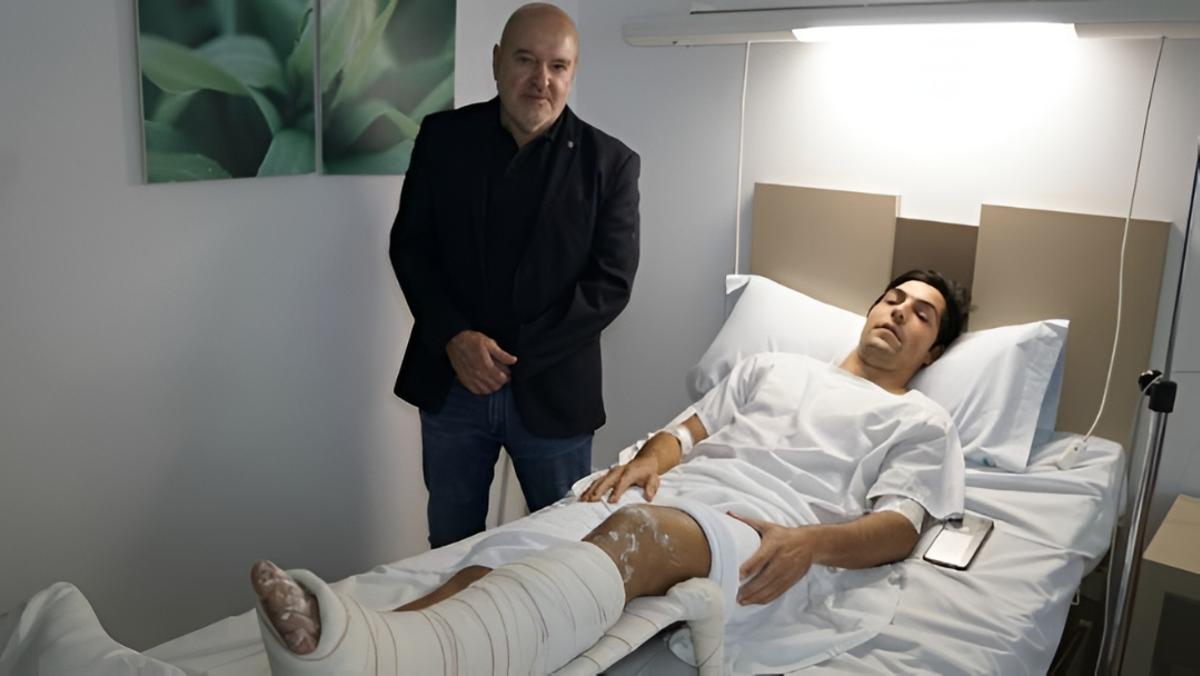 Lasso, tras su primera operación, junto a Concepción.