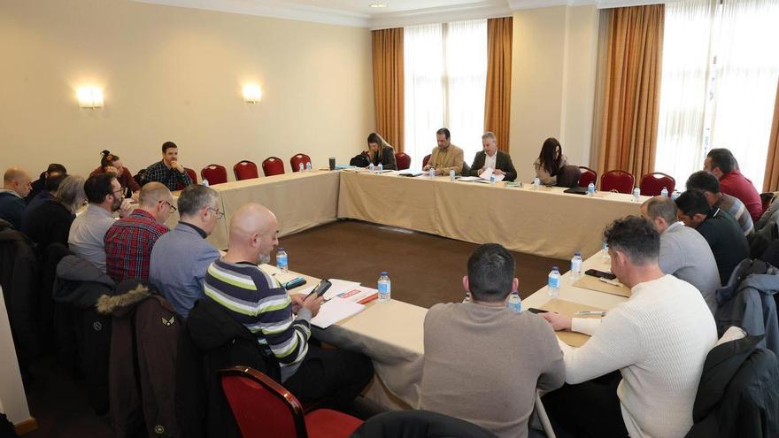 Las patronales del metal de Pontevedra proponen un aumento salarial del 12% a cambio de un convenio de cuatro años