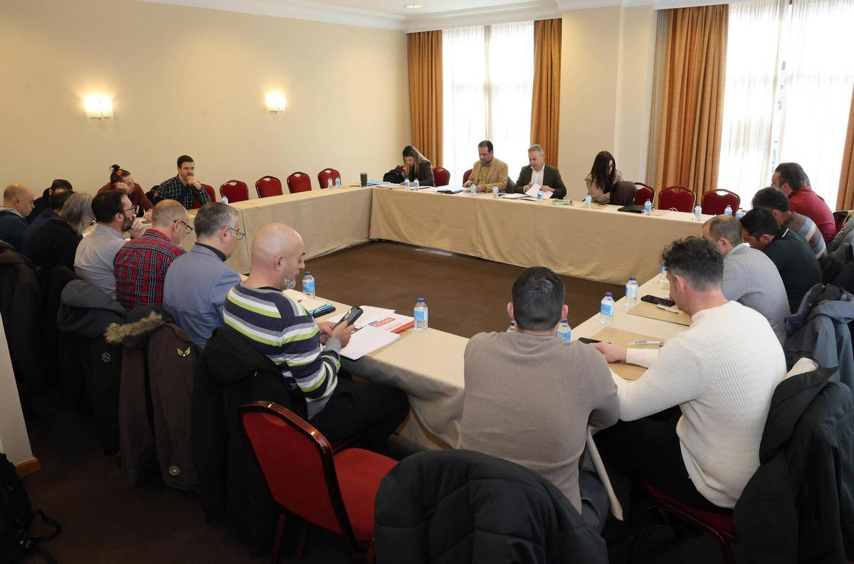 Reunión de las patronales del metal con los sindicatos para la negociación del convenio provincial.