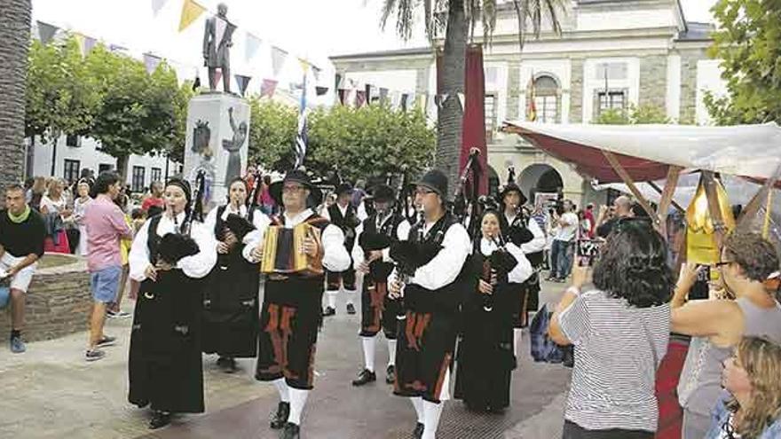 La bandera celta ya ondea en Tapia