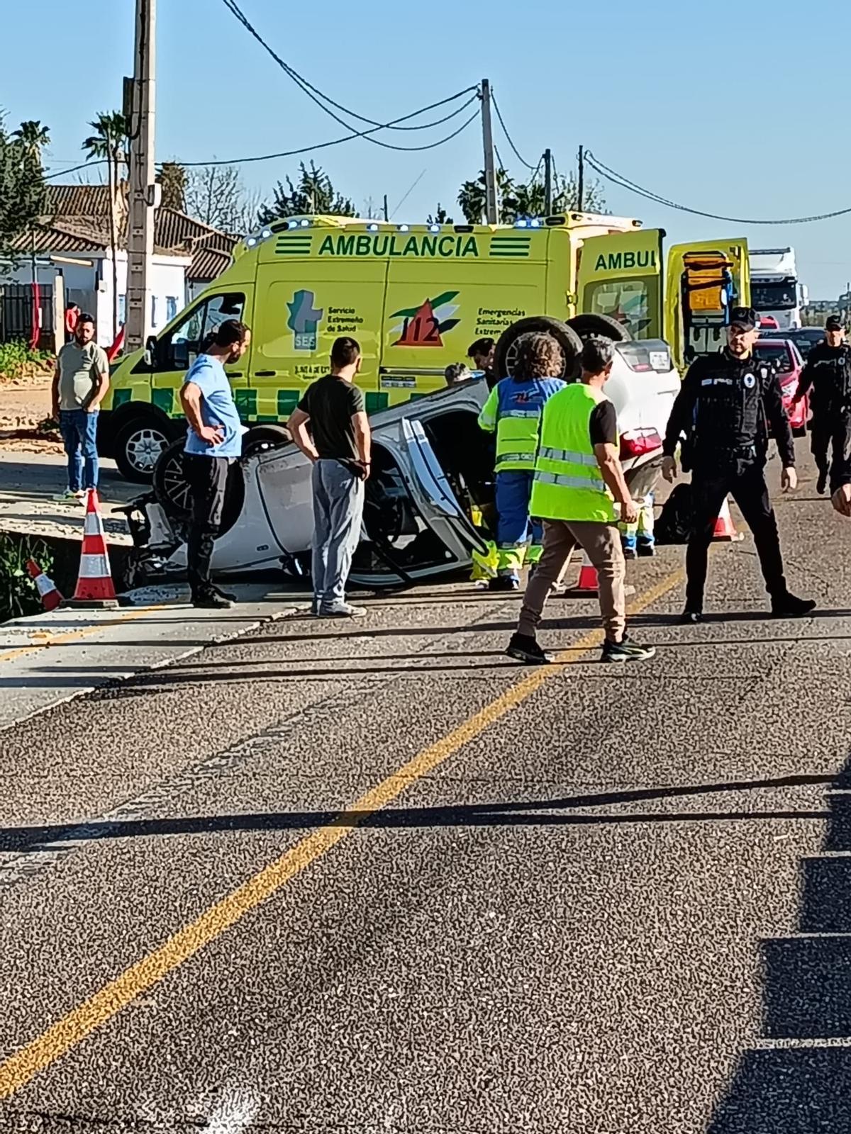 Fotogalería | Accidente en el tramo en obras de la carretera de Sevilla, en Badajoz