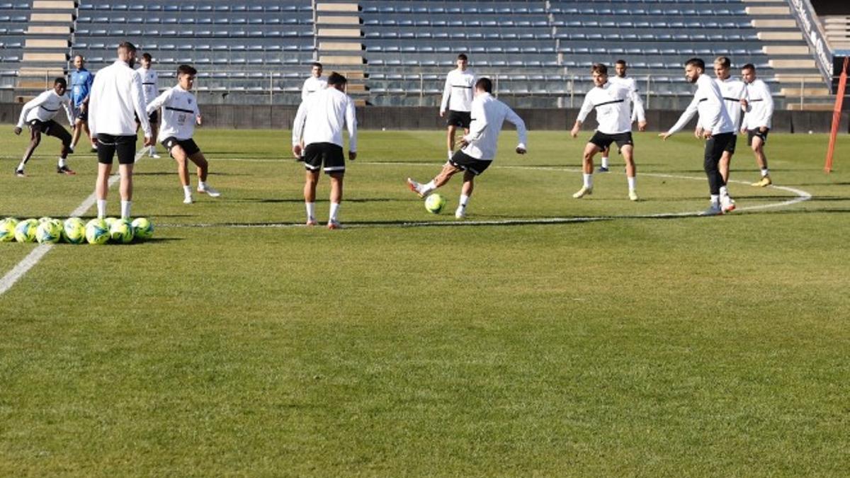 El plantel malacitano tiene esta semana doble reto entre Copa del Rey y Segunda